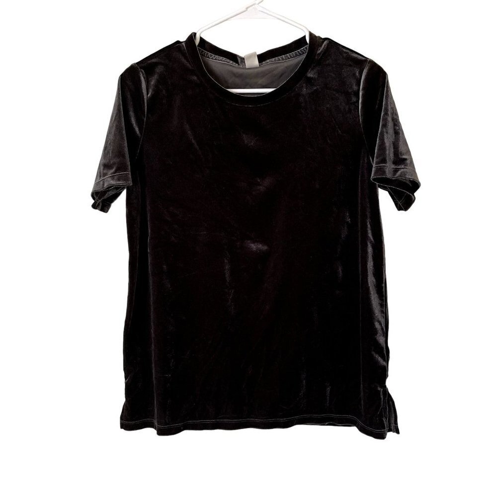 Old Navy velvet design black short sleeved tshirt top casual comfortable
